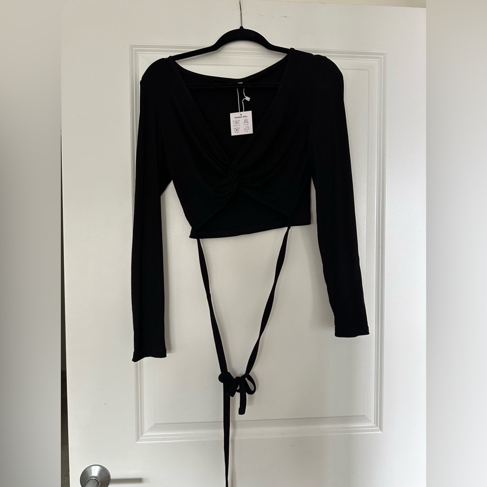 Size L long sleeve crop top with ties
